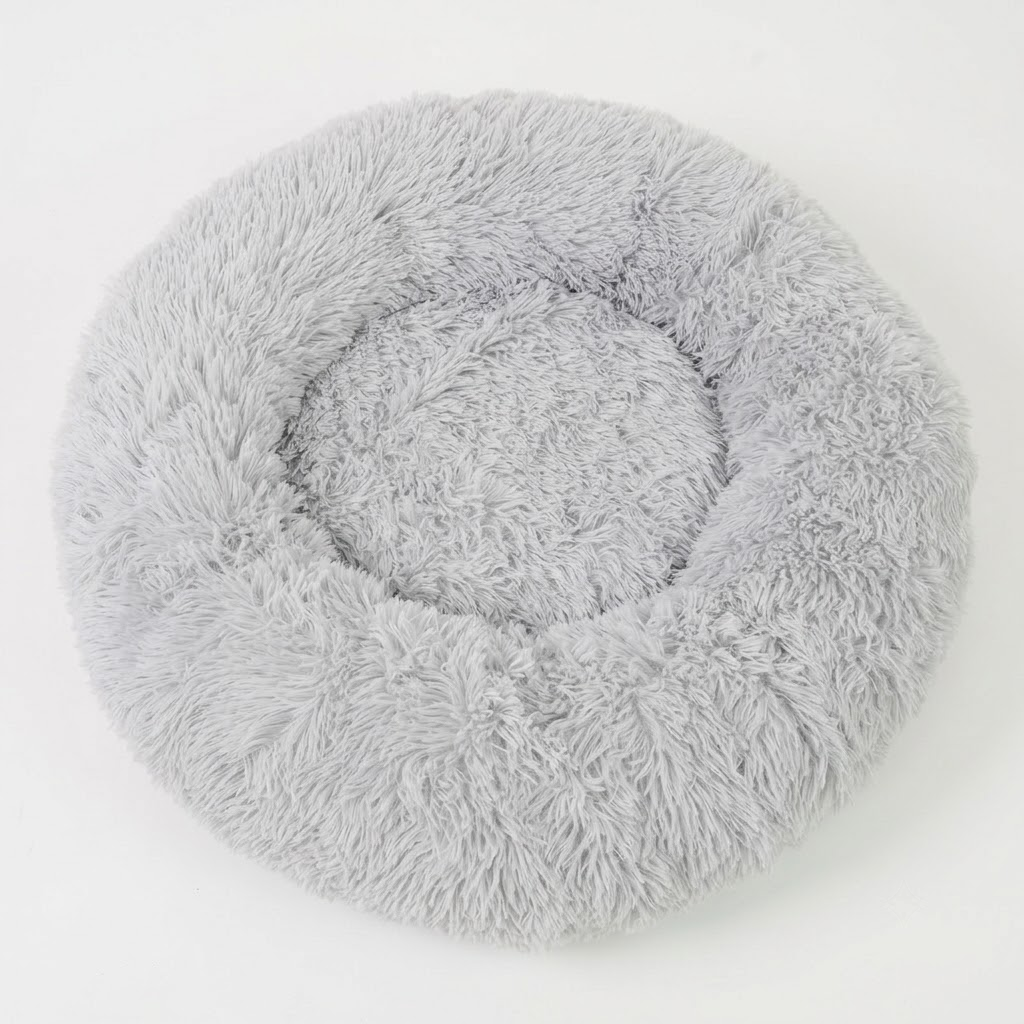 Round faux fur heated pet bed with USB lead and non-slip base