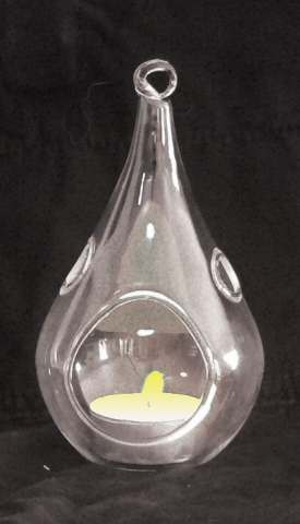 Clear glass teardrop tealight holders hanging at different heights